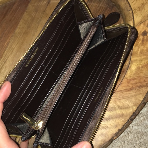 Burberry Wallet - Picture 4 of 5